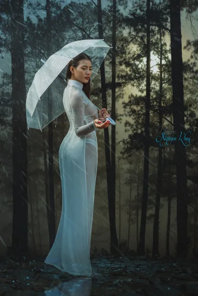 Áo dài trắng thanh thoát ướt [VLKRFR]