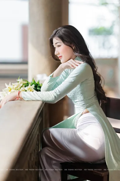 Vẻ đẹp áo dài xanh trang nhã hoa [YQORPB]