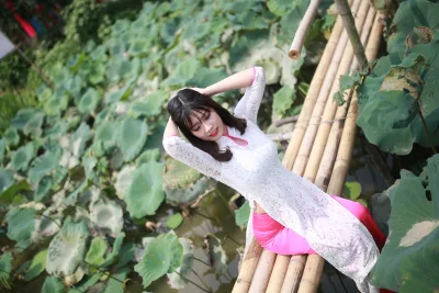 Áo dài trắng hoa sen hiện đại [YLYBZK]
