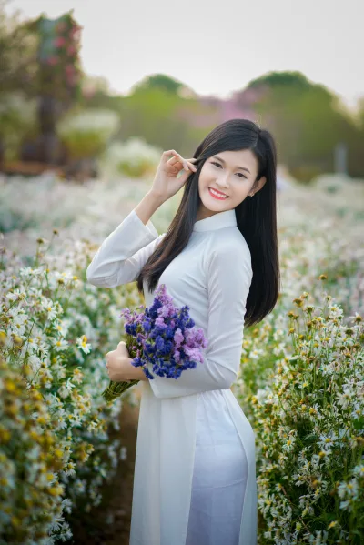 Hot girl áo dài trắng yêu kiều áo dài trắng [YQCHIA]