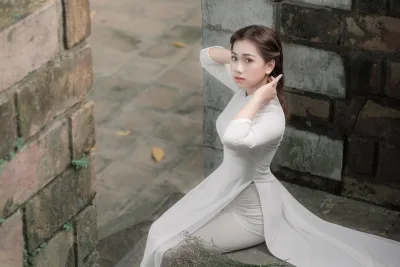 Áo dài trắng girl xinh cổ kính hài hòa [8R0AAS]