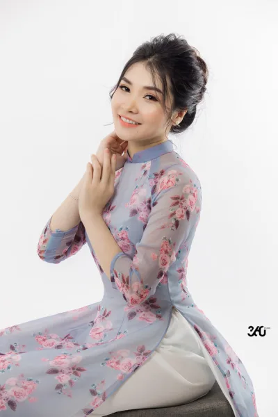 Thanh lịch áo dài trắng áo dài trắng [M1RDL4]