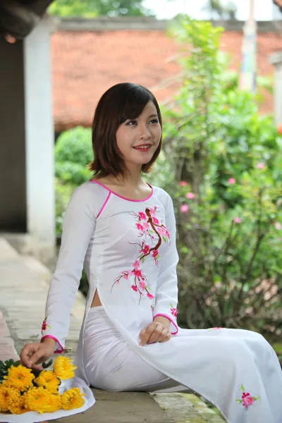 Áo dài trắng hoa yêu kiều [BU0IMY]
