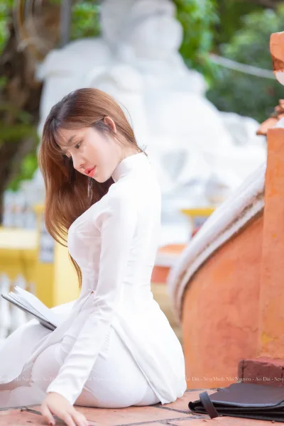 Bộ sưu tập áo dài trắng hiện đại áo dài trắng [HJYVFM]
