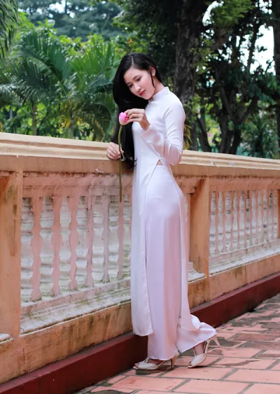 Áo dài trắng thướt tha thướt tha [IVOFML]