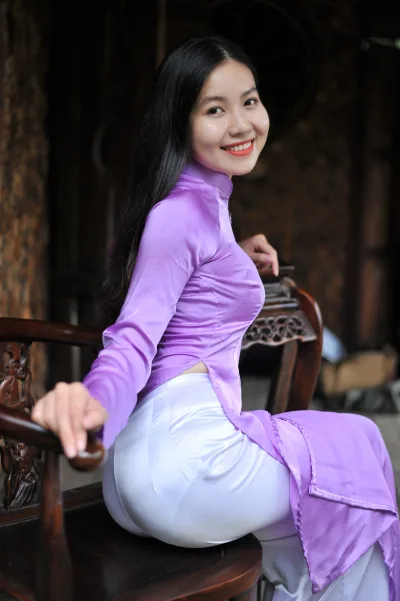Áo dài trắng cổ kính nhẹ nhàng [WT08RU]