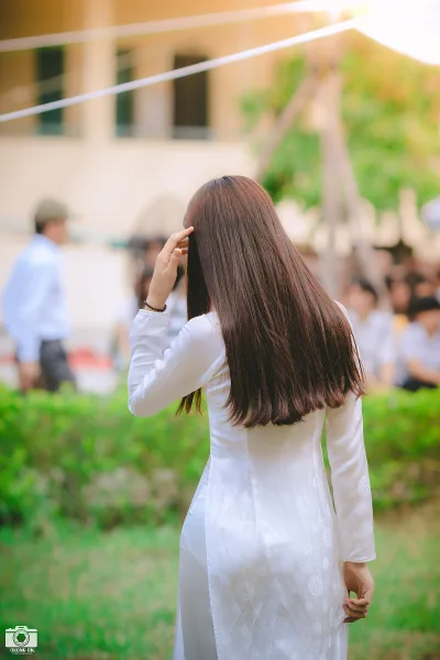 Áo dài trắng hài hòa tinh khôi [DQS8M8]
