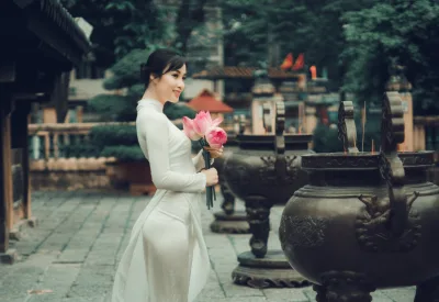 Áo dài trắng thanh lịch hoa sen [VMH6HJ]