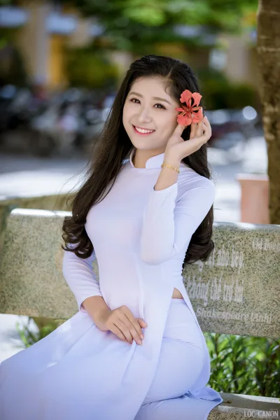 Áo dài trắng mong manh nữ sinh [M8ZLBZ]