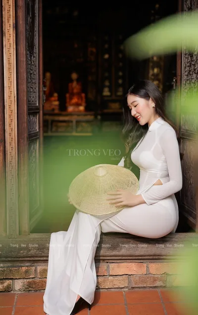 Áo dài trắng cách tân trong veo studio tinh tế [PS5BBJ]