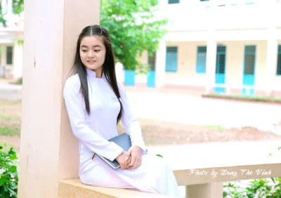 Ảnh áo dài trắng mong manh lớp học [URXCGK]