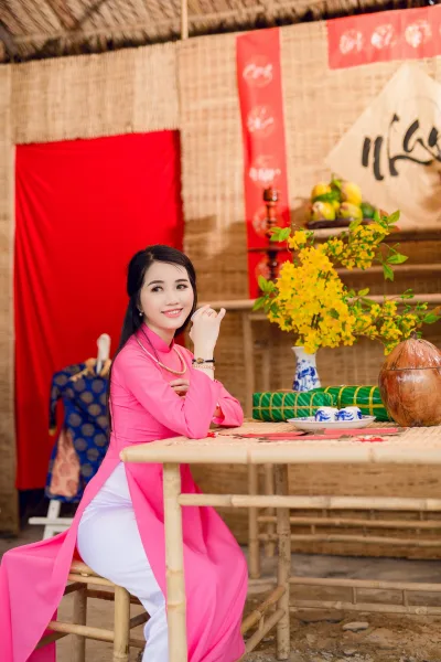 Vẻ đẹp áo dài trắng nữ tính đón tết [L7V0RY]