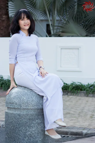 Áo dài trắng truyền thống [JTCBVC]