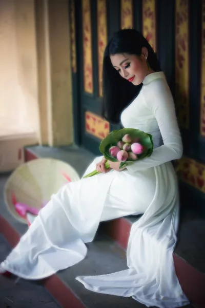 Rửa mắt với ảnh áo dài trắng duyên dáng [QIGEDJ]
