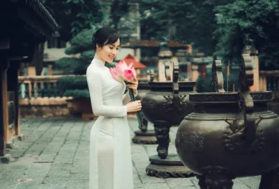 Rửa mắt với ảnh áo dài trắng thanh xuân hoa sen [BKL7MA]