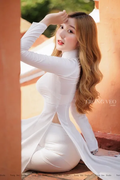 Ảnh áo dài trắng nét Việt trong veo studio [VLPNTJ]