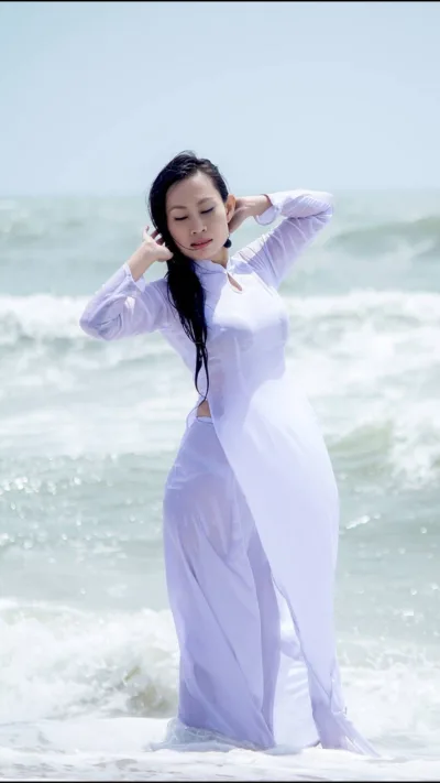 Thanh thoát áo dài trắng ướt [50ESIJ]