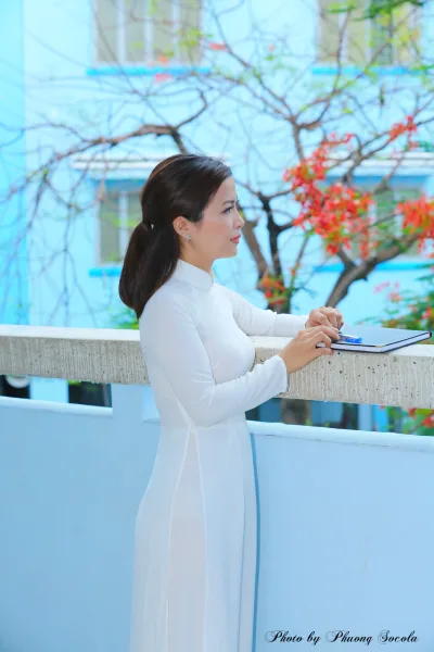Áo dài trắng hoa phượng trang nhã [RCF5KM]