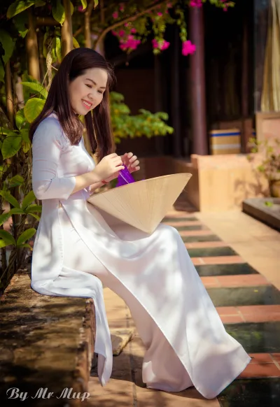 E ấp áo dài trắng nắng [8ZFXI5]