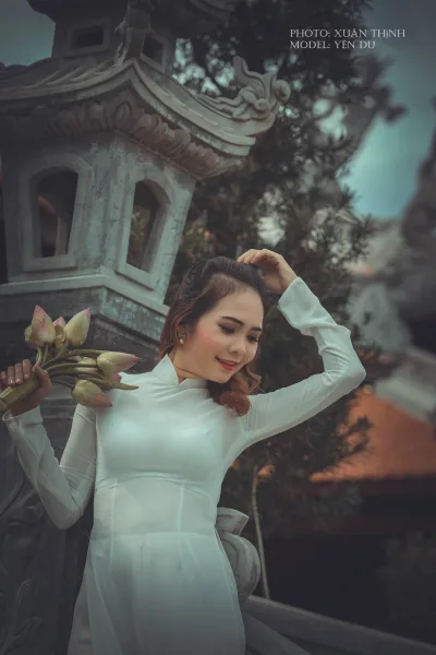Áo dài trắng thướt tha Yên Du [INCVRE]