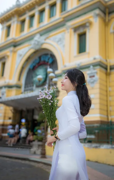 Áo dài trắng thướt tha hoa [4MDXLG]