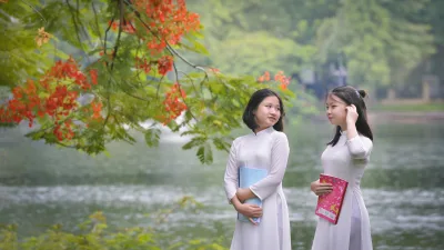 Áo dài trắng nổi bật hoa phượng [2VETTB]