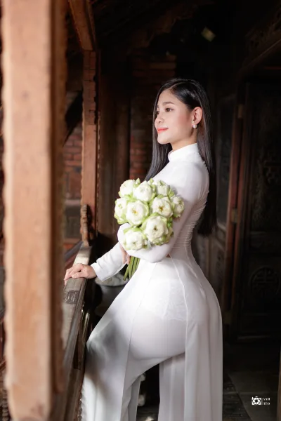 Rửa mắt với ảnh áo dài trắng tuyển chọn sức hút [OZWS3A]