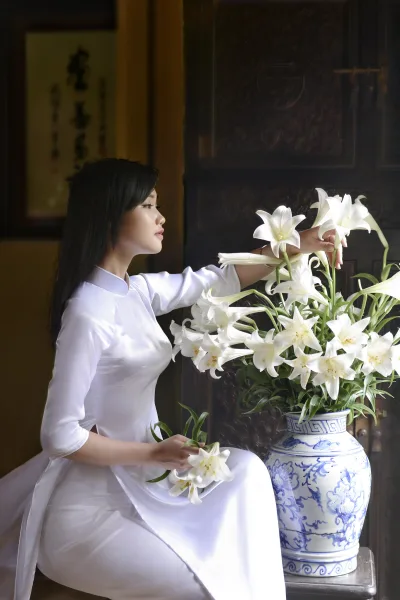 Đằm thắm áo dài trắng hoa [D1VEHQ]