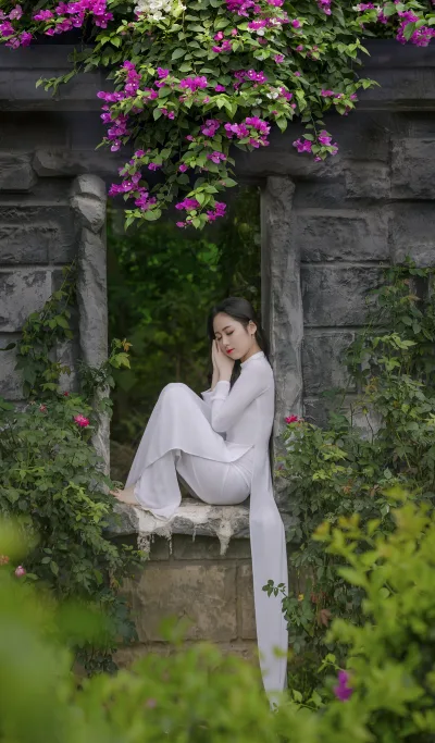 Nữ tính áo dài trắng [CF2QGZ]