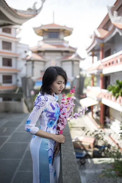 Áo dài họa tiết cuốn hút lễ chùa [3GKXSU]