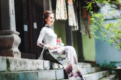 Áo dài trắng truyền thống cổ kính đằm thắm [ZE1WRK]