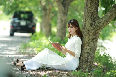 Nét Việt áo dài trắng [8UKXAU]