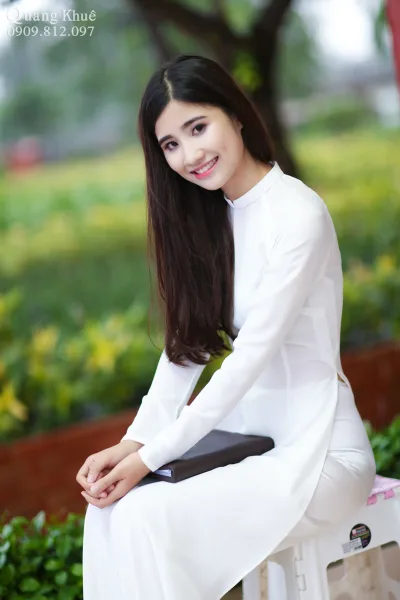 Kiêu sa áo dài trắng [N3JUMQ]