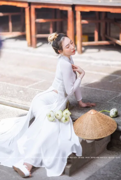Hiện đại áo dài trắng [FUO05J]