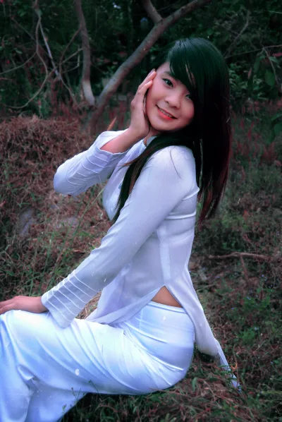 Truyền thống áo dài trắng thanh lịch nữ sinh [E8LXLJ]