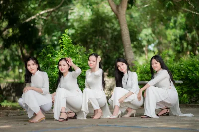 Hiện đại áo dài trắng [C3MSV0]