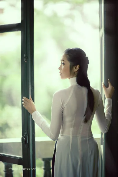 Mộc mạc áo dài trắng cổ kính [MOV2BS]