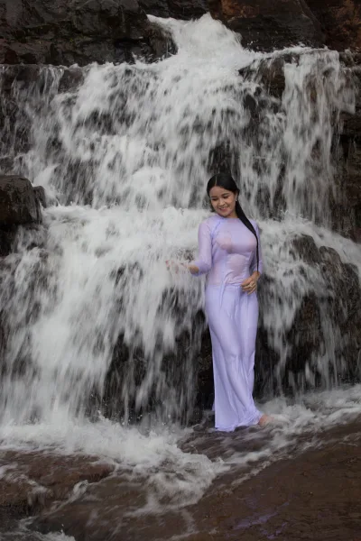 Thanh xuân áo dài trắng ướt [C4DISN]