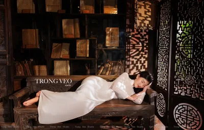 Loạt ảnh áo dài trắng tinh khôi trong veo studio [3DFKIJ]