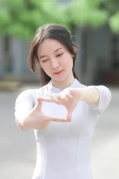 Hoài cổ áo dài trắng tinh khôi [LGLCBF]