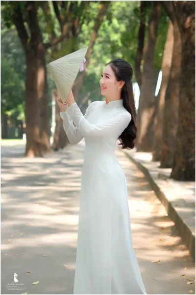 Áo dài trắng đằm thắm [KKE2QB]