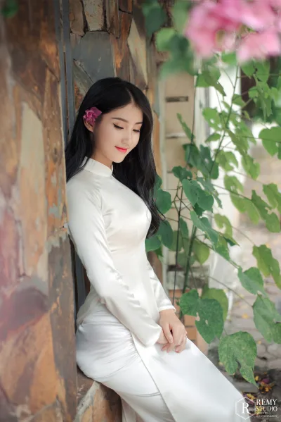 Rạng rỡ áo dài trắng tinh khôi [EBG5PW]