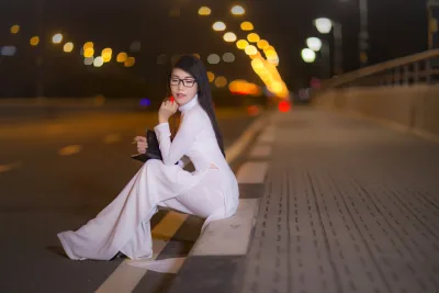 Áo dài trắng mắt kính cuốn hút [N55SKZ]