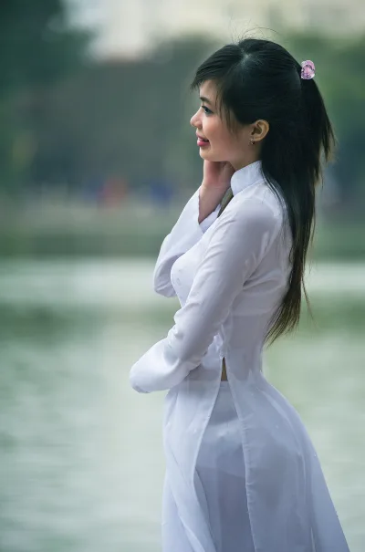 Áo dài trắng thanh thoát bên h? [N0TRDK]
