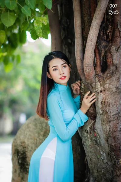 Đằm thắm áo dài xanh [8CS4LP]