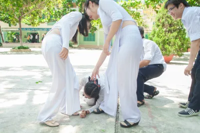 Quý phái áo dài trắng sân trường [1UGBUA]
