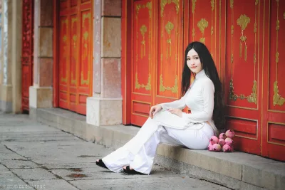 Áo dài trắng người đẹp lễ chùa e ấp [QGM0EV]
