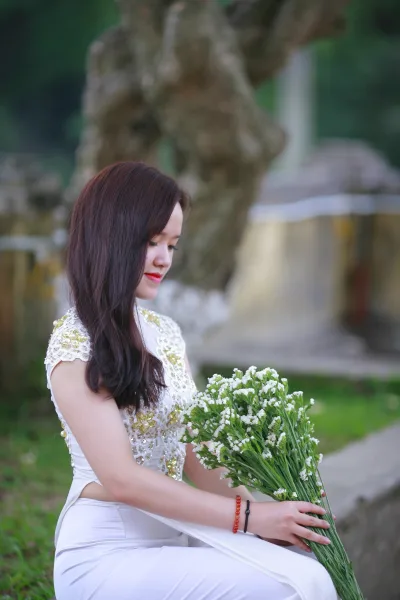 Áo dài trắng nữ nhân hoa rạng rỡ [MDBDNZ]