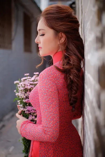 Kiêu sa áo dài đỏ áo dài đỏ [HM3KFI]