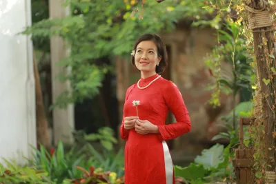 Kiêu sa áo dài đỏ [A6HED3]